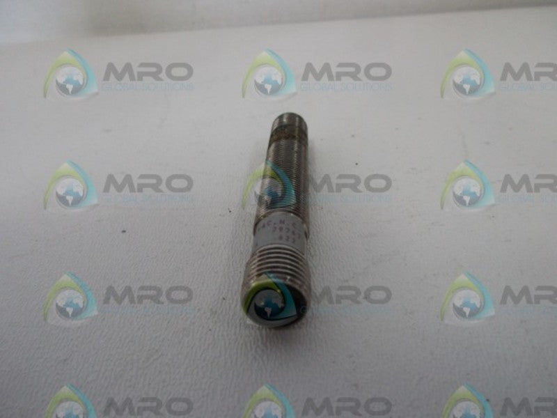 ALLEN BRADLEY 872C-A2C12-R3 SER. A PROXIMITY SWITCH *USED*