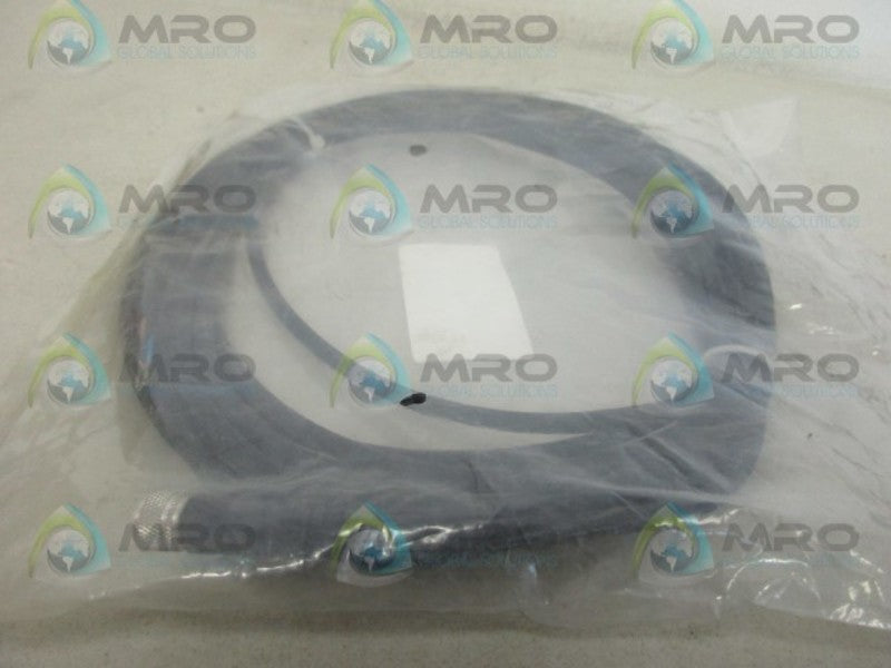 INDUSTRIAL MRO 4041 FEMALE CONNECTOR *NEW IN FACTORY BAG*