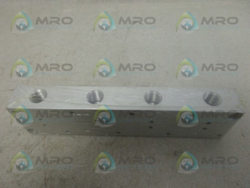 NORGREN M/P35598/4 SUBBASE *NEW IN ORIGINAL PACKAGE*
