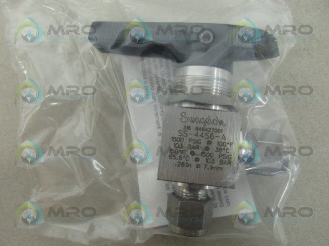 SWAGELOK SS-44S6-A VALVE *NEW IN BOX*