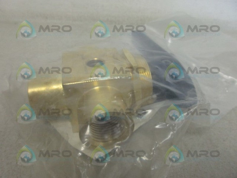 SWAGELOK B-45XVF8-281 VALVE *NEW IN BOX*