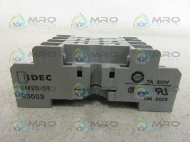 IDEC SM2S-05 RELAY SOCKET BASE *NEW NO BOX*
