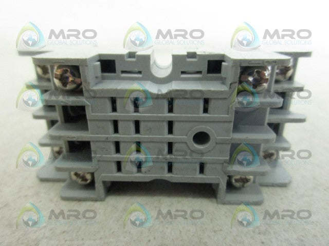 IDEC SM2S-05 RELAY SOCKET BASE *NEW NO BOX*