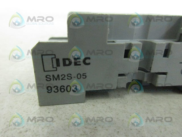 IDEC SM2S-05 RELAY SOCKET BASE *NEW NO BOX*