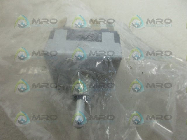 MCGILL 0140-3007 TOGGLE SWITCH *NEW IN FACTORY BAG*
