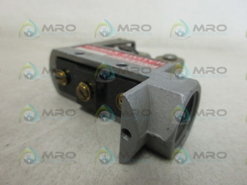 C & K KSBP-T LIMIT SWITCH (AS PICTURED) *NEW NO BOX*