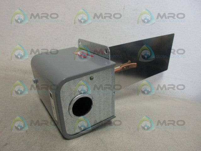 JOHNSON CONTROLS F62AA-9C AIR FLOW SWITCH *NEW IN BOX*