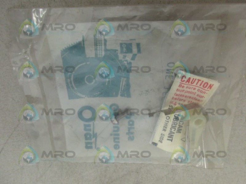 ONAN 166-0245 POINT SET *NEW IN FACTORY BAG*