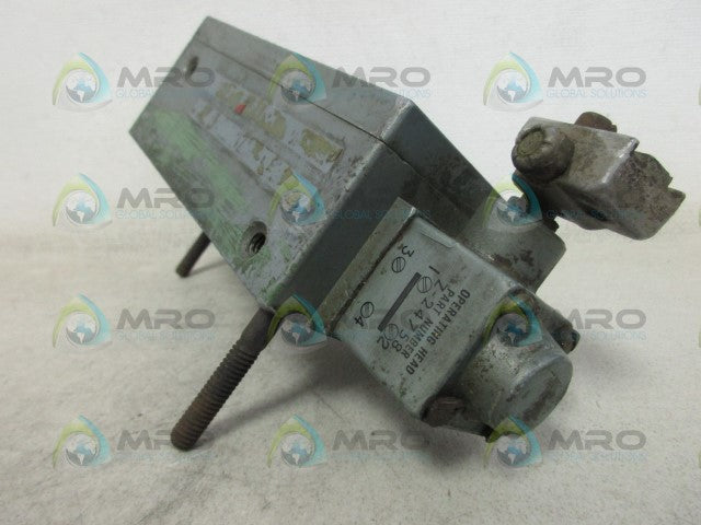 ALLEN BRADLEY 802X-L17 SER 2 LIMIT SWITCH *USED*