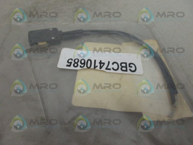 THOMAS & BETTS 007299 SWITCH *NEW IN FACTORY BAG*