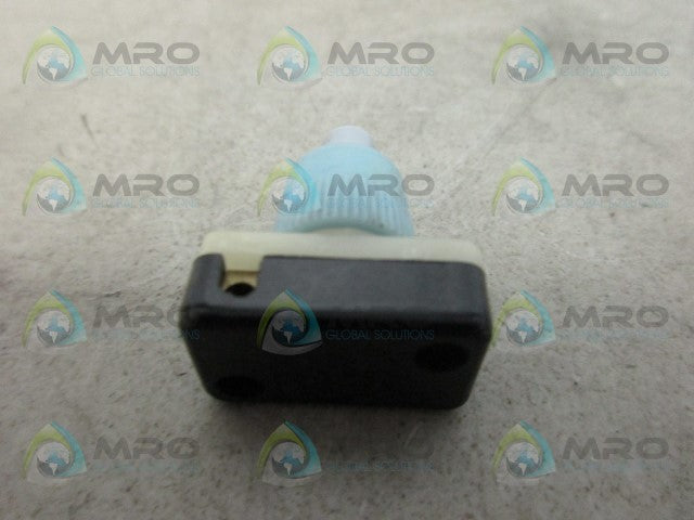 INDUSTRIAL MRO 1A250V PUSHBUTTON (BLUE) *USED*
