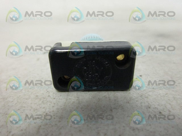 INDUSTRIAL MRO 1A250V PUSHBUTTON (BLUE) *USED*