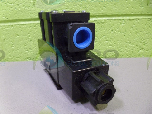 PARKER D1VW2CNYC F 75 DIRECTIONAL CONTROL VALVE *NEW NO BOX*
