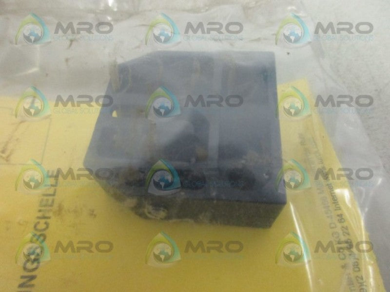 TURCK BS12 FIXING CLAMP *NEW IN FACTORY BAG*