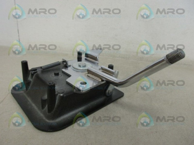 INDUSTRIAL MRO 113061236A LOCKING MECHANISM *NEW NO BOX*