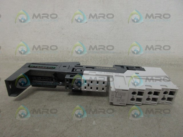 SIEMENS 6ES7193-4CD20-0AA0 TERMINAL MODULE *NEW IN BOX*