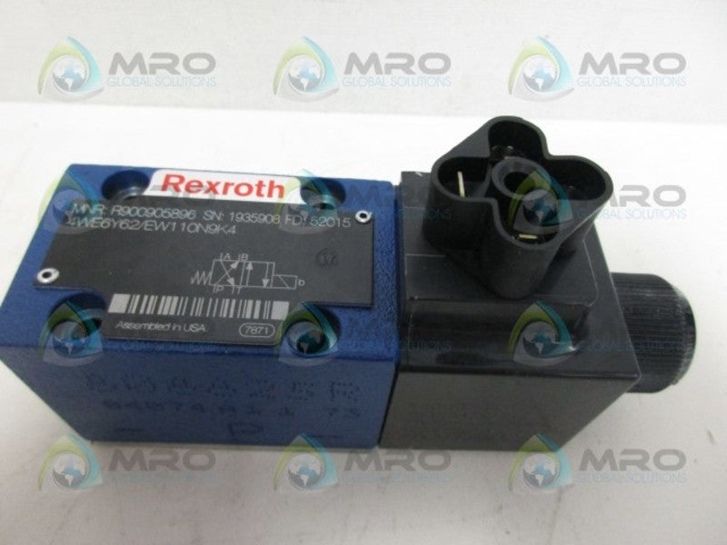 REXROTH R900905896 DIRECTIONAL VALVE *NEW NO BOX*