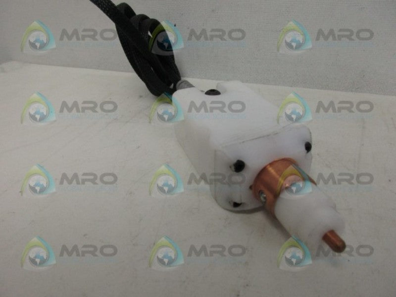 INDUSTRIAL MRO DM0268-2 PLUG *USED*