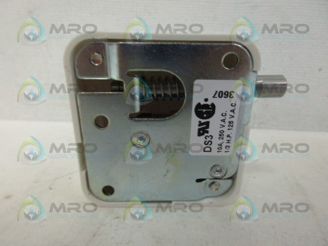 BURGESS DS3 MOMENTARY SWITCH *NEW NO BOX*