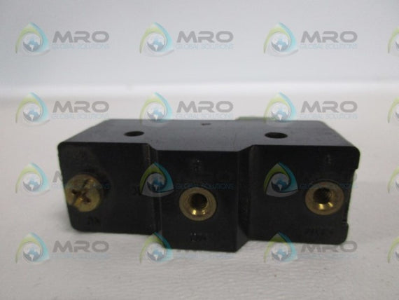 OMRON Z-15GQ-B7-K PANEL MOUNT PLUGGER *USED*