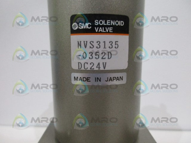 SMC NVS3135-0352D SOLENOID VALVE *NEW NO BOX*