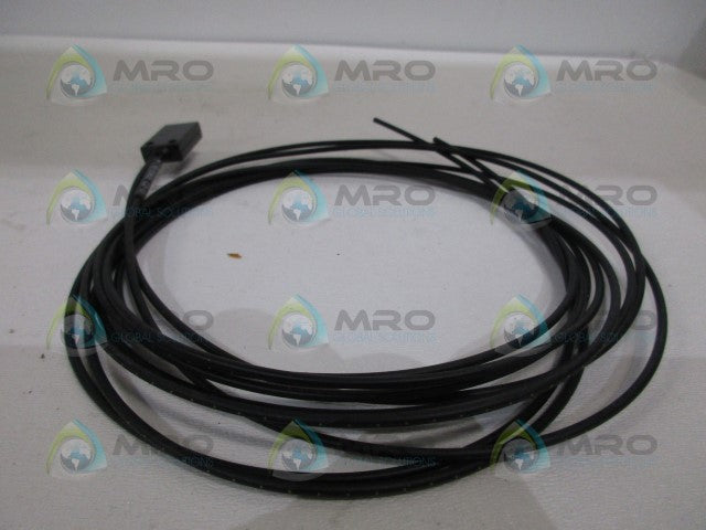 KEYENCE CZ-12 FIBEROPTIC SENSOR * NEW NO BOX *