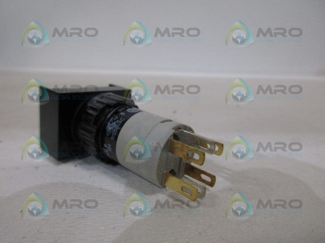 EAO 51-261.022 PUSHBUTTON (AS PICTURED) *NEW NO BOX*