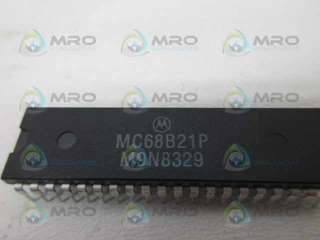 MOTOROLA MC68B21P INTERFACE ADAPTER *NEW NO BOX*
