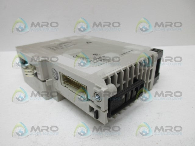 SCHNEIDER TSX COMPACT AS-BDAP-218 OUTPUT MODULE *NEW IN BOX*