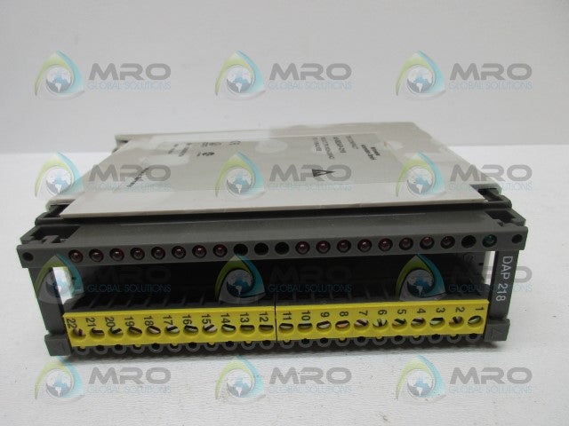 SCHNEIDER TSX COMPACT AS-BDAP-218 OUTPUT MODULE *NEW IN BOX*