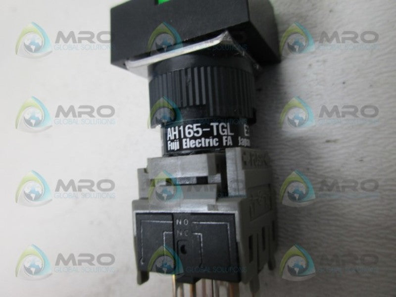 FUJI AH165-TGL PUSH BUTTON (GREEN) *NEW NO BOX*