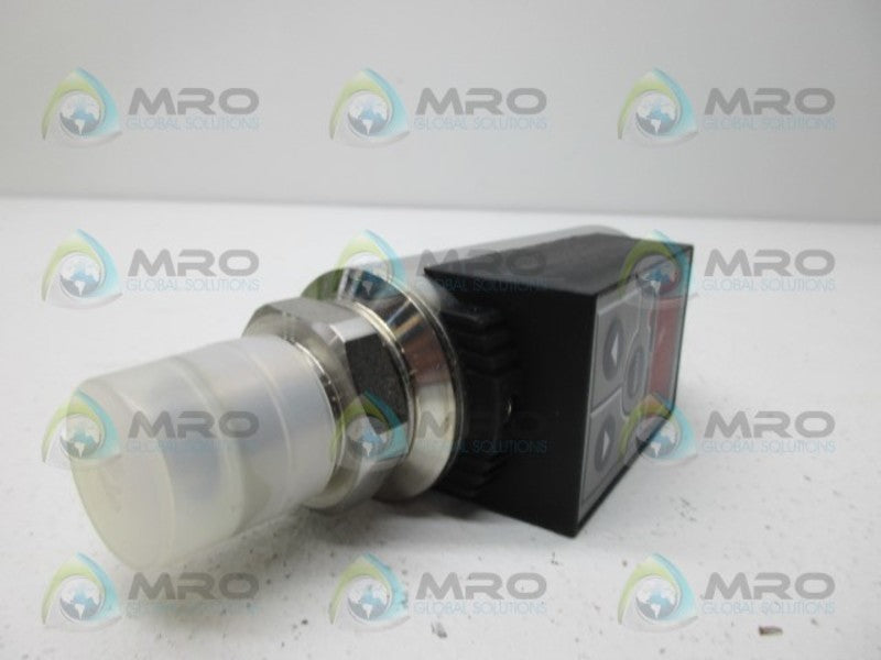 HYDAC EDS356-2-3000-400 PRESSURE SWITCH *NEW NO BOX*