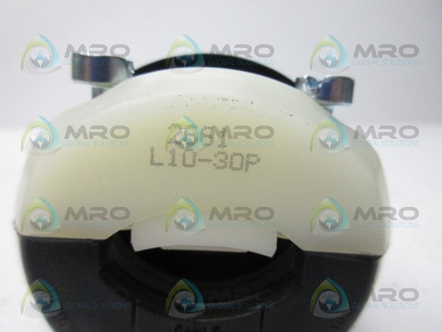 LEVITON 2661 LOCKING PLUG *NEW IN BOX*