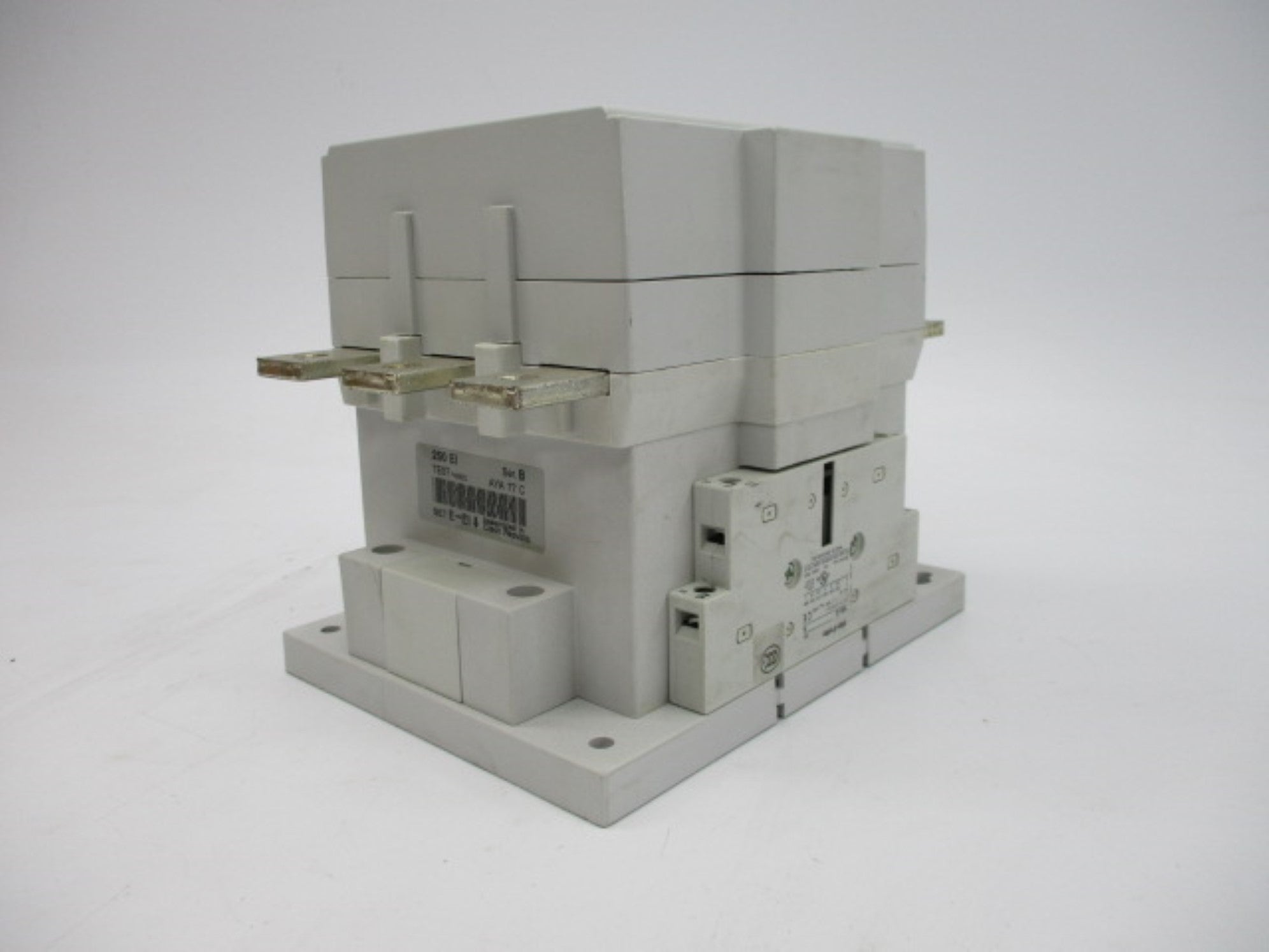 ALLEN BRADLEY 100-D250ED11 SER. B 130V (BR/WH) NSMP