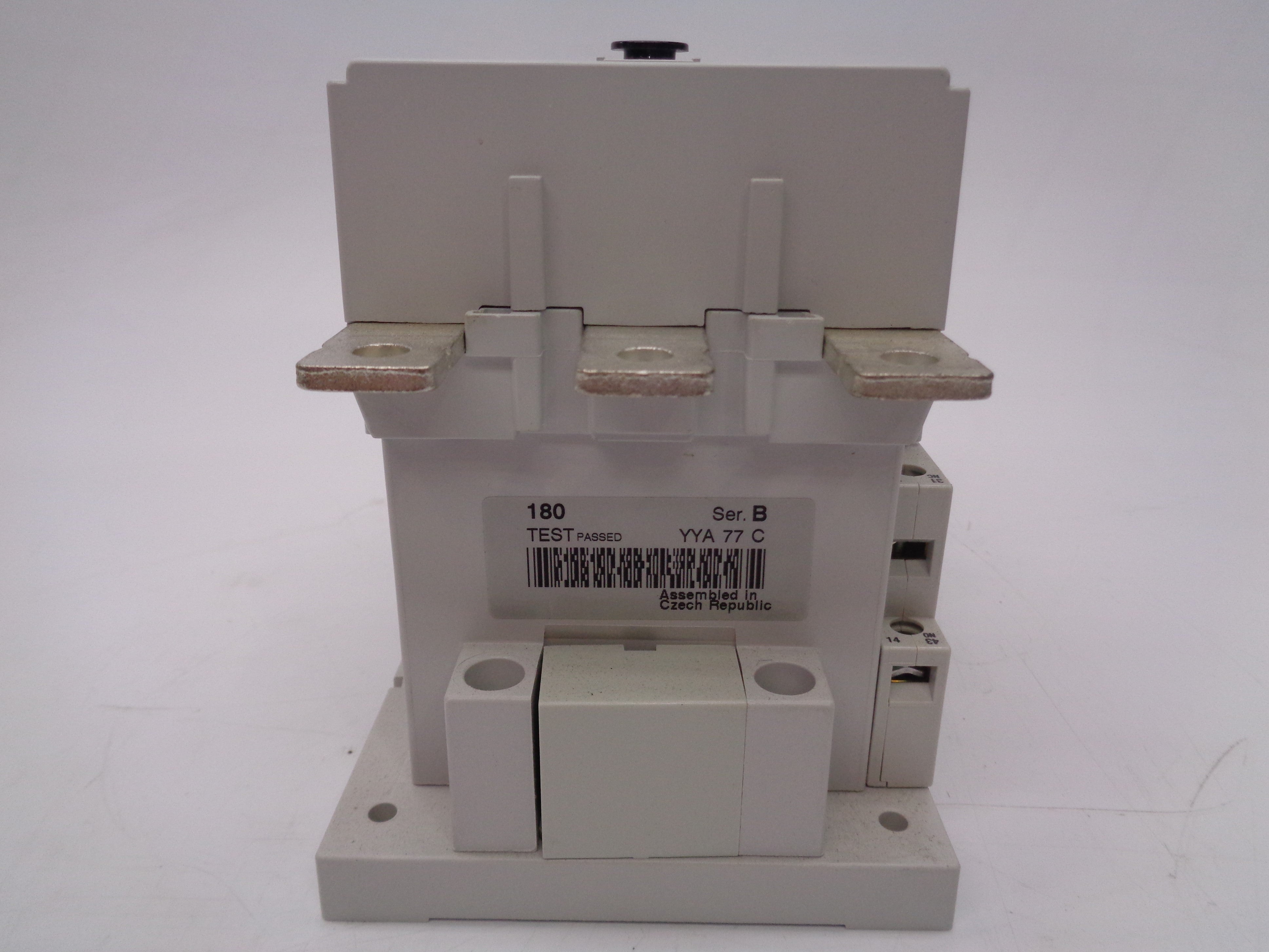 ALLEN BRADLEY 100-D180D11 SER. B 120V NSNP