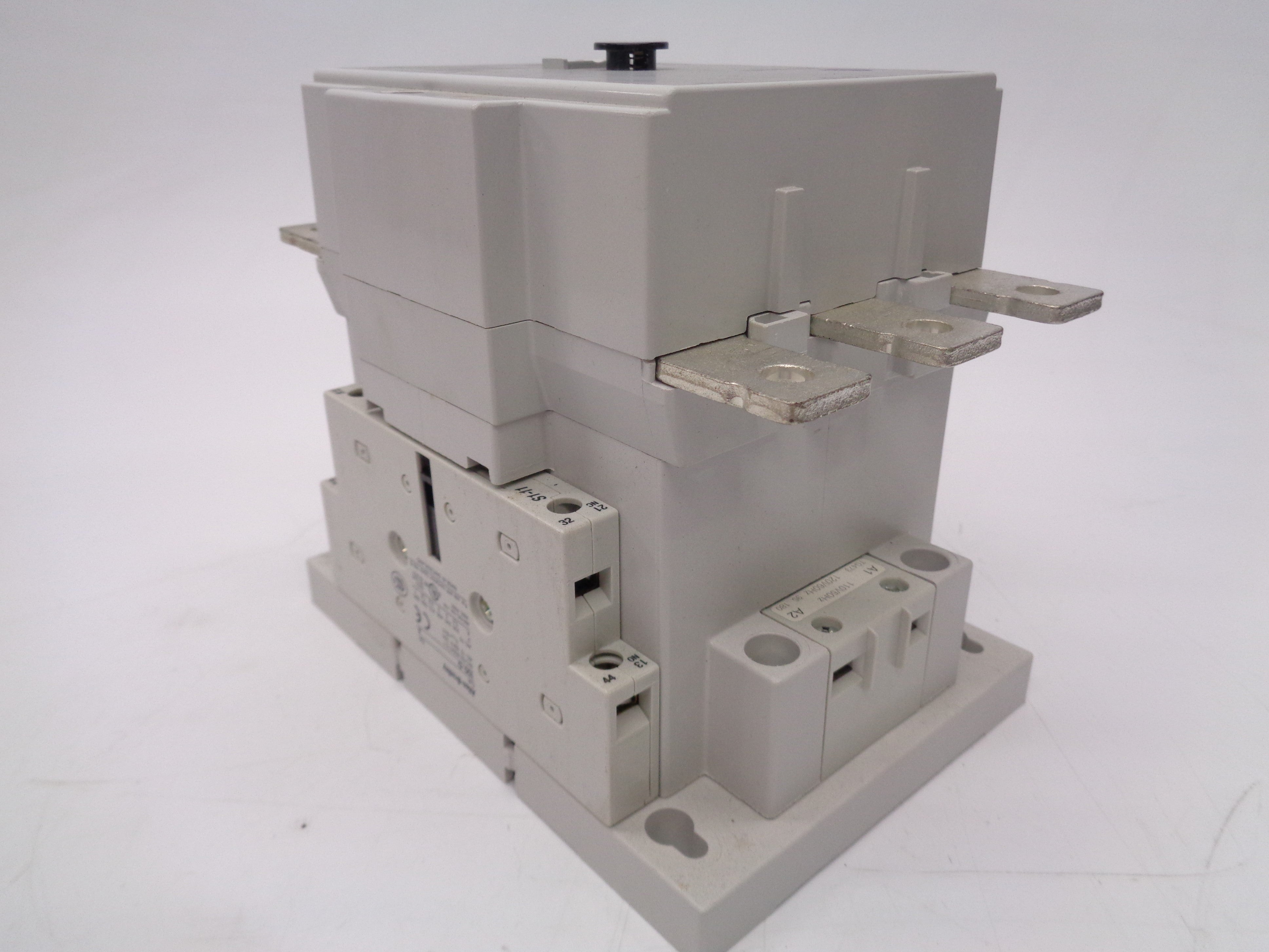 ALLEN BRADLEY 100-D180D11 SER. B 120V NSNP