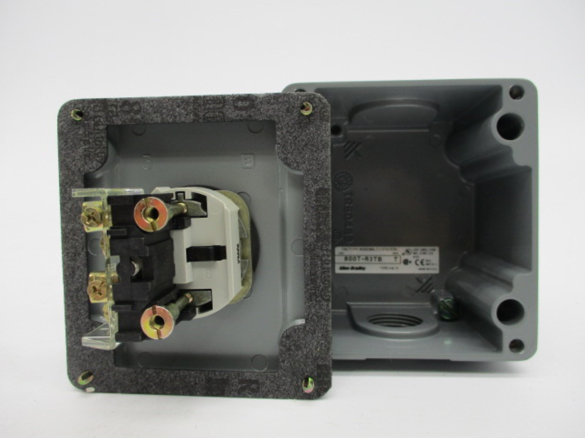 INDUSTRIAL SPARE PART 800T-R3TB SER. T (BR/WH) NSMP