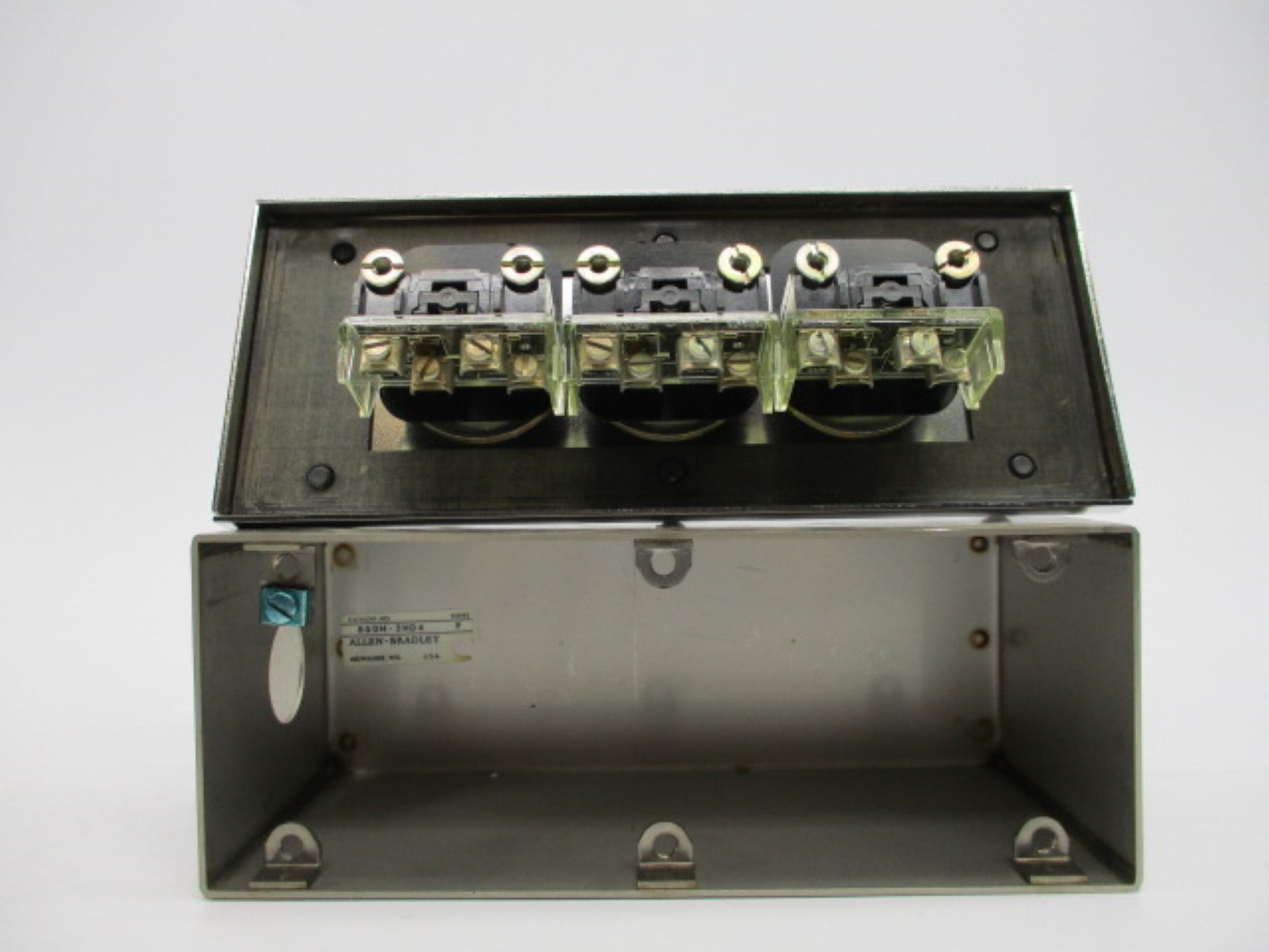 ALLEN BRADLEY 800H-3HD4 SER. P (BR/YL) NSMP