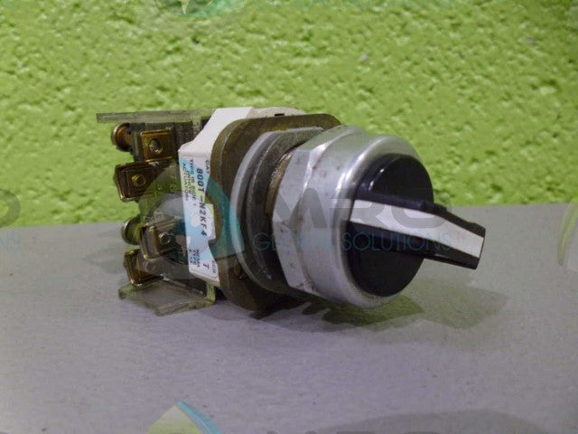 ALLEN BRADLEY 800T-N2KF4 SELECTOR SWITCH *USED*