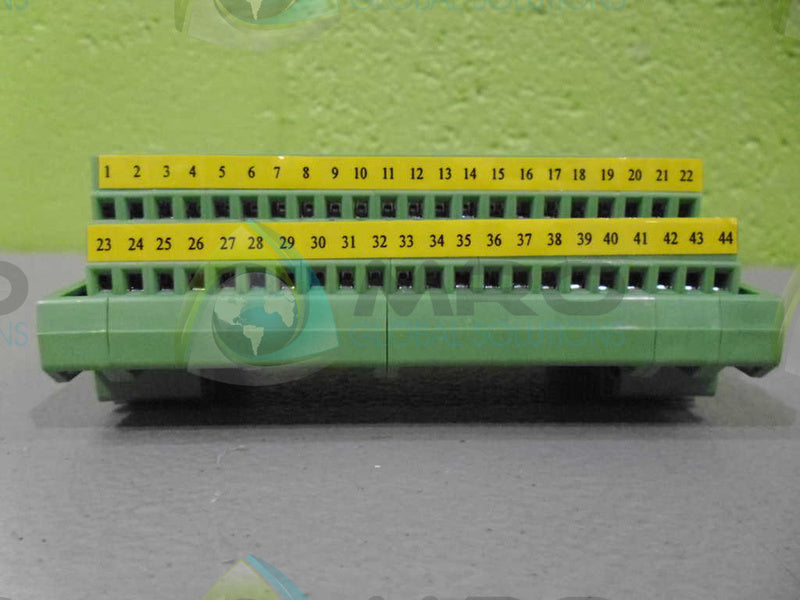 ALLEN BRADLEY 2090-U3BB-D44 SER. B CONTROL INTERFACE BREAKOUT BOARD *NEW NO BOX*