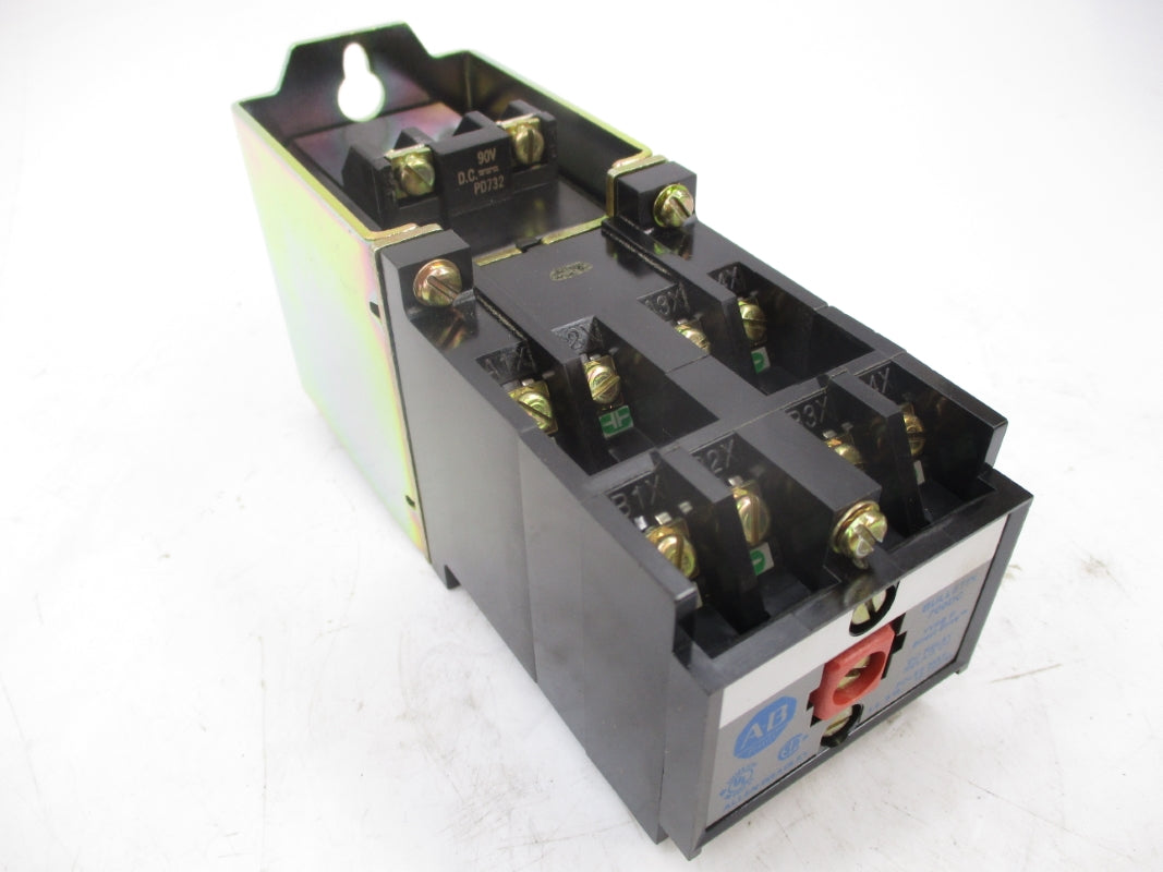 ALLEN BRADLEY 700DC-P800Z90 SER. A 90VDC 5A (BR/WH) NSMP