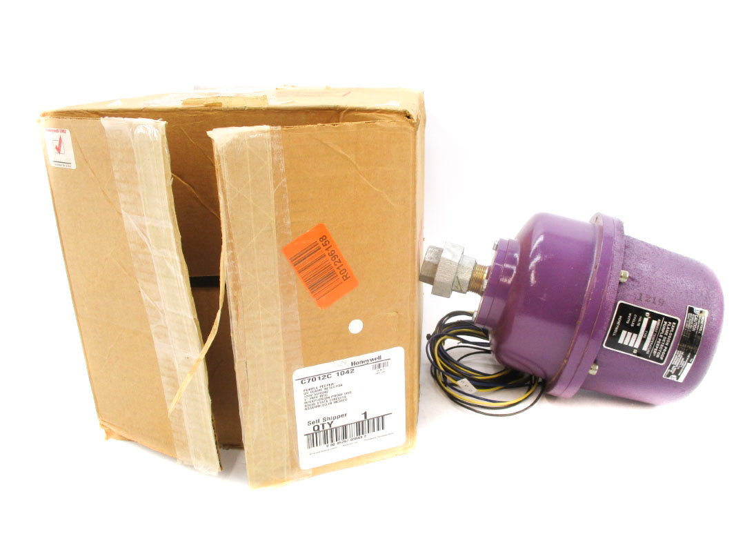 HONEYWELL C7012C1042 120V 25-175F NSMP