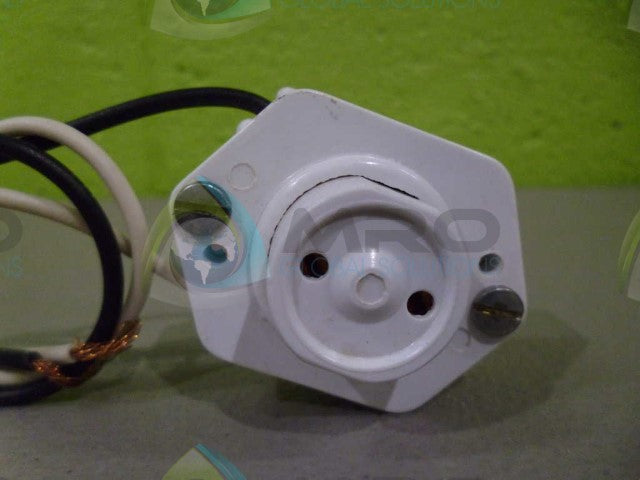 LEVITON 459 LAMPHOLDER *NEW NO BOX*