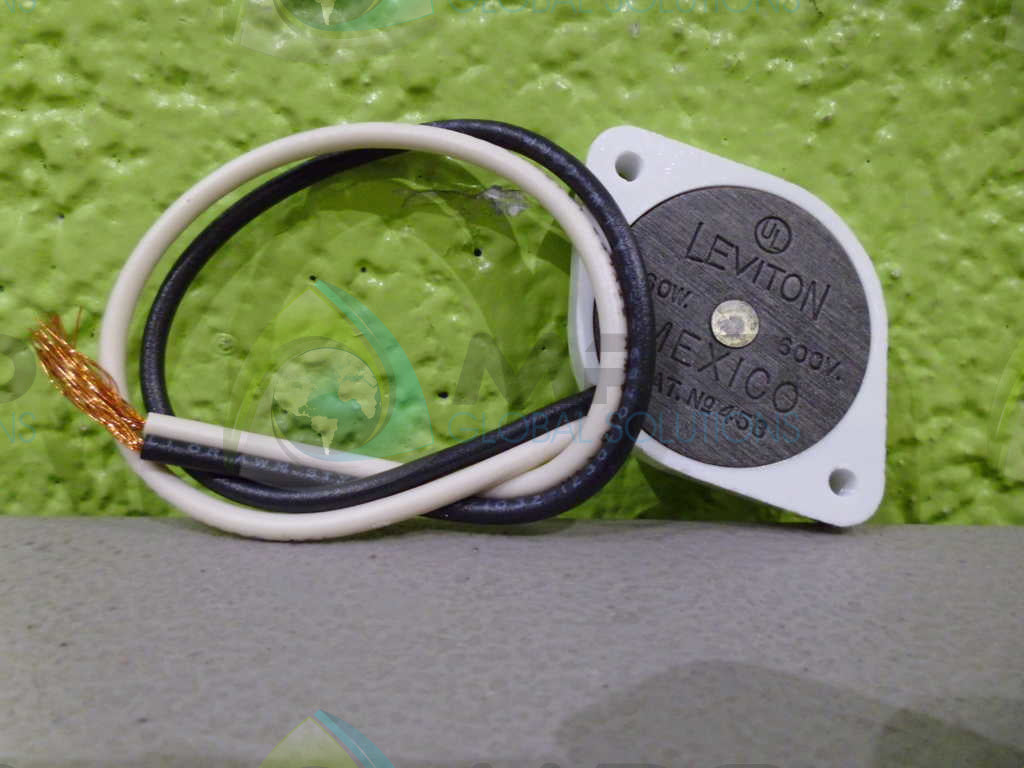 LEVITON 458 LAMPHOLDER *NEW NO BOX*