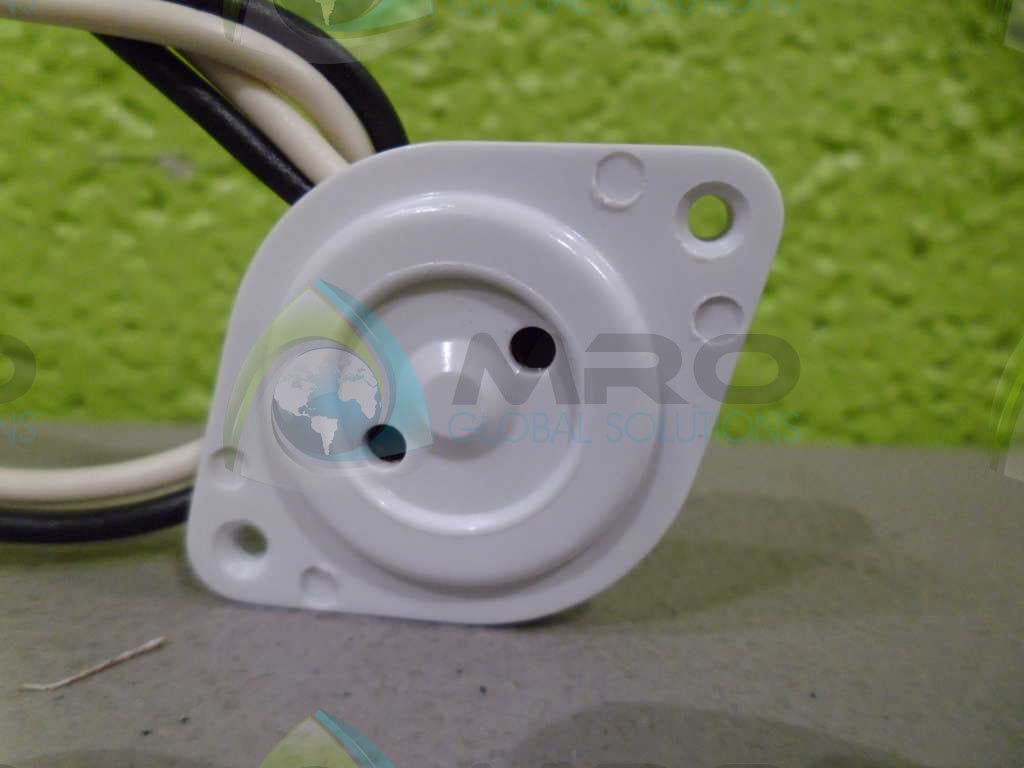 LEVITON 458 LAMPHOLDER *NEW NO BOX*