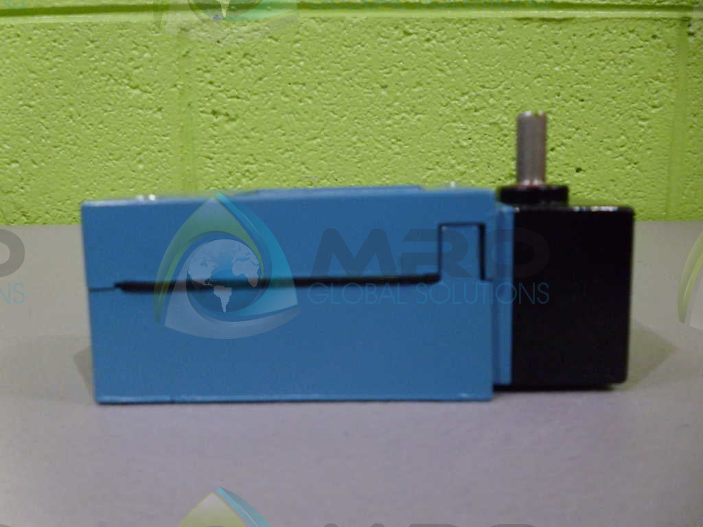 MICROSWITCH LSYMB2D SWITCH *NEW NO BOX*