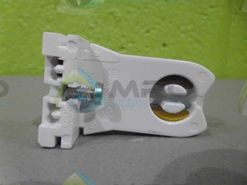 LEVITON 5C403 LAMPHOLDER *NEW IN BOX*
