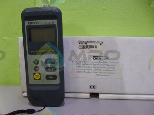 OAKTON 91300-00 THERMOMETER *NEW IN BOX*