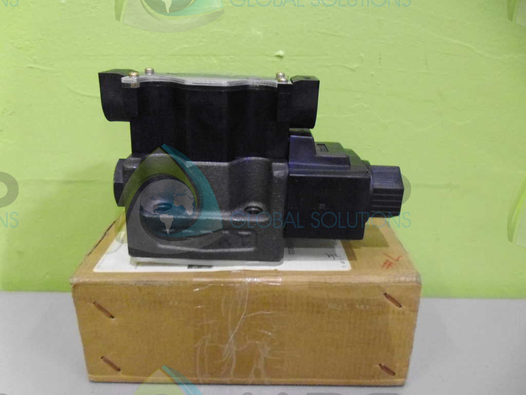 YUKEN DSG-03-2B2-A100-50125 VALVE *NEW IN BOX*