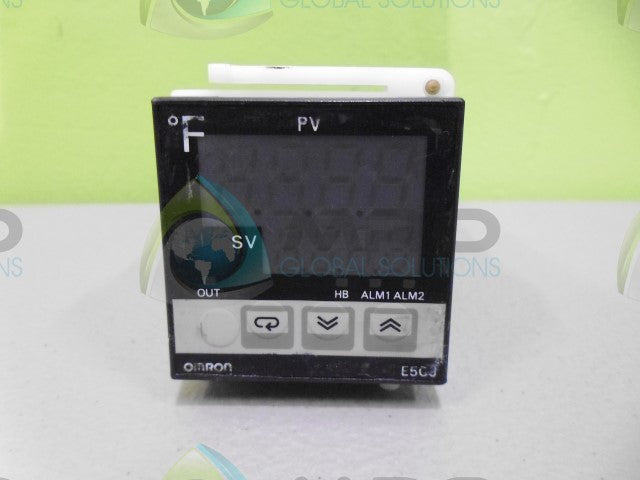 OMRON E5CSV-R1T-F TEMPERATURE CONTROLLER *NEW NO BOX*